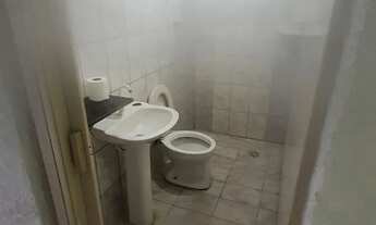 Imagem 2: Aluga-se kitnet Casa com 1 dormitório