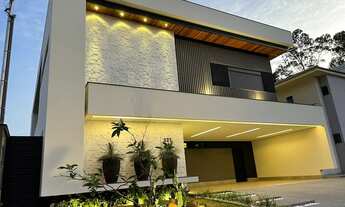 Imagem 4: Sobrado no Condomínio Residencial Damha II para venda com 403 m² com 5 suítes sendo 1 mast