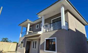 Imagem 2: Casa duplex a venda com excelente padrão de construção