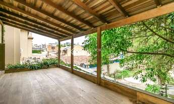 Imagem: Sobrado de nível com pier ao Guaiba