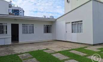 Imagem 5: Residência semimobiliada com amplo terreno em Pagani, Palhoça