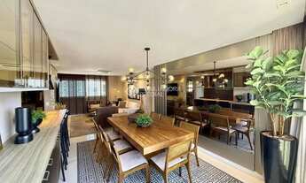 Imagem 2: Apartamento à Venda, 4 Dormitórios, 2 Vagas, 143m², Centro, Balneário Camboriú, SC