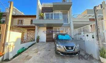 Imagem 3: Casa em Porto Alegre, no bairro Hípica, com 3 dormitório(s), e 3 banheiros, à venda