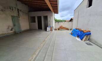 Imagem 4: Vendo casa em fase final de acabamento