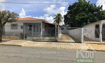 Imagem: Casa à venda, 4 quartos, 1 suíte, Centro