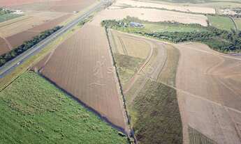 Imagem 2: Terreno na Rodovia dos Bandeirantes sentido Capital