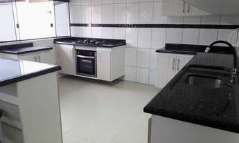 Imagem 4: Casa para venda possui 218 metros quadrados com 4 quartos em Bosque do Embu - Embu das Art