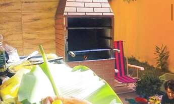 Imagem 2: Terreno com 2 sobrados com piscina no Guarujá