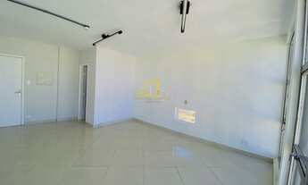 Imagem 3: Ponto comercial/Loja/Box para venda possui 37 metros quadrados em Centro - São José dos Ca