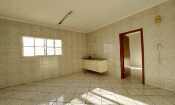 Imagem 3: AP 1 dormitório com armário e sacada, 1 vg coberta, prx. Unirp e Centro e Rio Preto