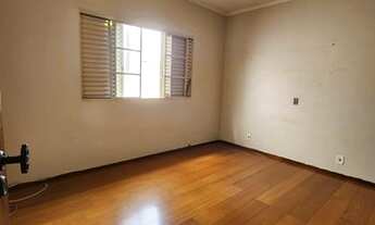 Imagem 2: Casa para Venda em Ribeirão Preto, Jardim São Luiz, 5 dormitórios, 2 suítes, 4 banheiros