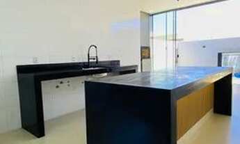 Imagem 5: Casa de condomínio térrea para venda possui 200 metros quadrados com 4 quartos