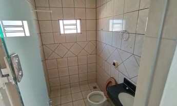 Imagem 3: Casa com dois barracões