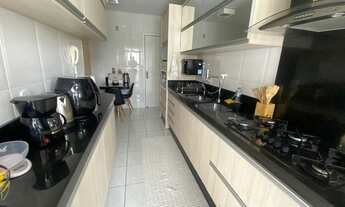 Imagem 2: Belíssimo apartamento de três dormitórios com suíte semi mobiliado vista mar em Coqueiros