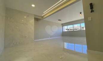 Imagem 3: Excelente Apartamento na Água Verde para venda possui 91 m² com 3 quartos, 1 suíte e 1 vag