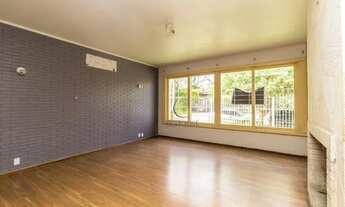 Imagem 7: EXCELENTE CASA Casa com 3 dormitórios