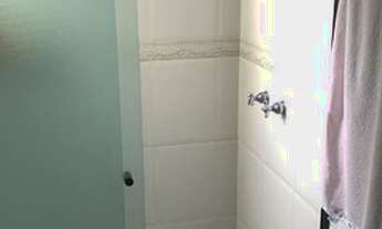 Imagem 2: Quatro Paredes Aluga - Excelente casa totalmente mobiliada na Barra da Tijuca no condomíni