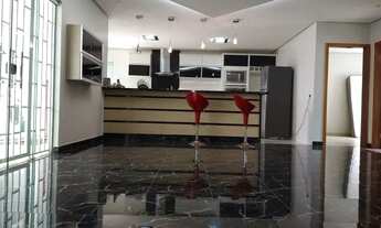 Imagem 2: Casa para venda tem 135 metros quadrados com 3 quartos em Caminho das Árvores - Salvador