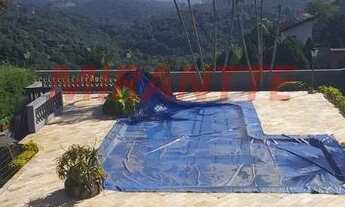 Imagem 4: Sobrado para venda possui 300 metros quadrados com 4 quartos em Caraguatá - Mairiporã - SP