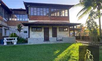 Imagem: Linda casa com piscina mais um condomínio