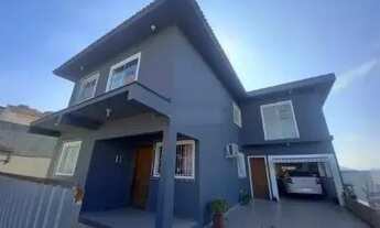 Imagem 4: Casa para Venda em Biguaçu, Fundos, 4 dormitórios, 2 banheiros, 3 vagas