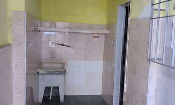 Imagem 2: Alugo caso de 2 quartos na Vila da Penha, próximo ao Largo do Bicão