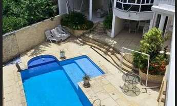 Imagem 2: Casa de Luxo com Piscina