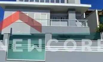 Imagem 2: Casa em Avenida Prefeito Cirino Adolfo Cabral - Meia Praia - Navegantes/SC