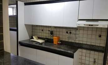 Imagem 4: Oportunidade, apartamento próximo a praça de Casa Forte, dois quartos, prédio com piscina