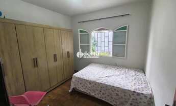 Imagem 5: Casa MOBILIADA tipo pensionato muito próxima da UFU com 2 vgs, 8 quartos, 4 banheiros, pis