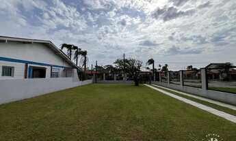 Imagem 2: Casa com 3 dormitórios e amplo quintal, no Centro de Imbé