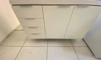 Imagem 2: Ap em frente ao shopping ( móveis fixo na cozinha e banheiro