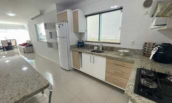 Imagem 4: Apartamento na Meia Praia com 2 suítes e 2 vagas de garagem