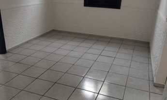 Imagem 3: Casa de Vila com varanda e garagem coberta