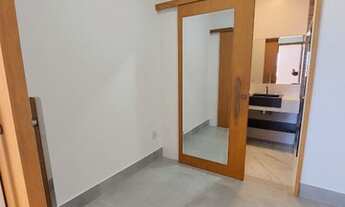 Imagem 4: Casa para venda possui 170 metros quadrados com 3 quartos no condomínio Vale dos Cristais