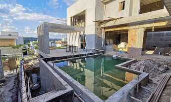 Imagem 7: Casa de alto padrão, com preparação pra elevador, em condomínio!