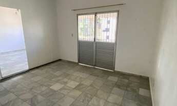 Imagem 3: Casa para venda tem 300 metros quadrados com 4 quartos em Sacramenta - Belém - PA