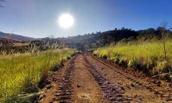 Imagem: Chácaras com abundância de água açude