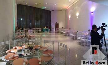 Imagem 1: Esquina a venda no carrão