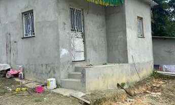 Imagem: Vende se uma casa No Val Paraíso. Rua das