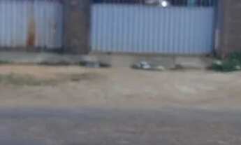 Imagem 5: Vende-se uma casa e dois apartamentos