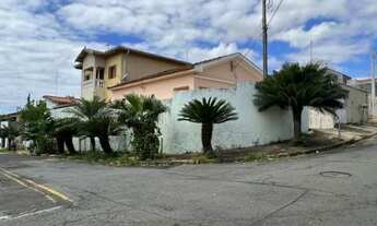 Imagem 2: Sobrado com mais duas casas na região do enxuto supermercado