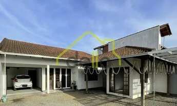 Imagem: Casa plana no Bucarein divisa com Guanabara