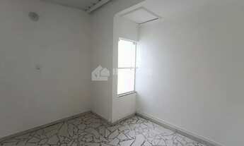 Imagem 4: LF32011L - ALUGA-SE LOFT DE 1 DORM PRÓX AO CENTRO COM ÁGUA, LUZ E IPTU INCLUSO