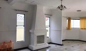 Imagem 2: Casa Alto Padrão para Aluguel com 4 dormitórios, sendo 4 suítes, 300,00m² Arujá 5 - Arujá