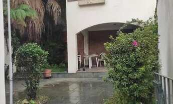 Imagem 3: Sobrado lindo com4 quartos 3 vagas de hidromas, edícula , churrasqueira e quintal portão e