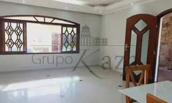 Imagem 4: Casa - Jardim Luiza - 3 Dormitórios sendo 1 Suíte, 6 vagas de carro -200m²