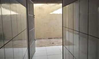 Imagem 2: Casa para venda possui 50 metros quadrados com 2 quartos em Massaranduba - Salvador - Bahi