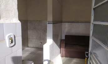 Imagem 3: Aluga-se casa no fundo do terreno