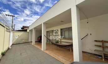 Imagem 2: Casa à venda, 4 quartos, 1 suíte, 2 vagas, Centro - Montes Claros/MG - R$ 1.500.000,00 - A